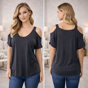 Chaser Gray Cold Shoulder Top Size M